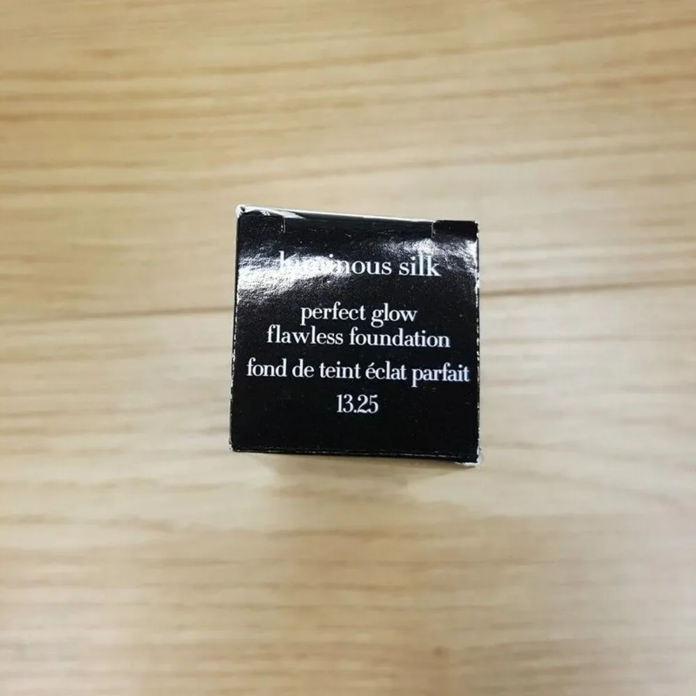 GIORGIO ARMANI # 13.25 Luminous Silk Perfect Glow Flawless Foundation .6oz